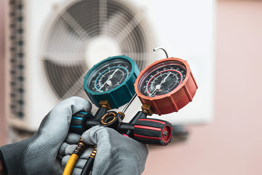manifold gauge to test refrigerant pressure